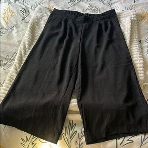 Black Wide-Leg Culottes
